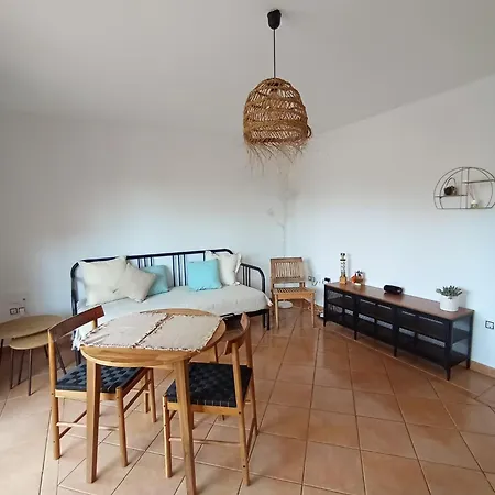 Dom wakacyjny Babel House, La Oliva Majanicho
